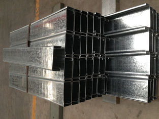 China Q235, Q195 galvanizou os Purlins de aço com estrutura secundária de aço estrutural fornecedor