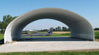 China As construções do hangar dos aviões da construção de aço do período largo cobriram o painel do telhado fornecedor